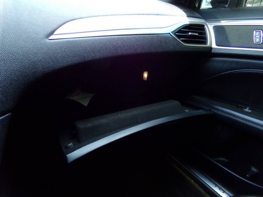 2017 Lincoln MKZ Image 43