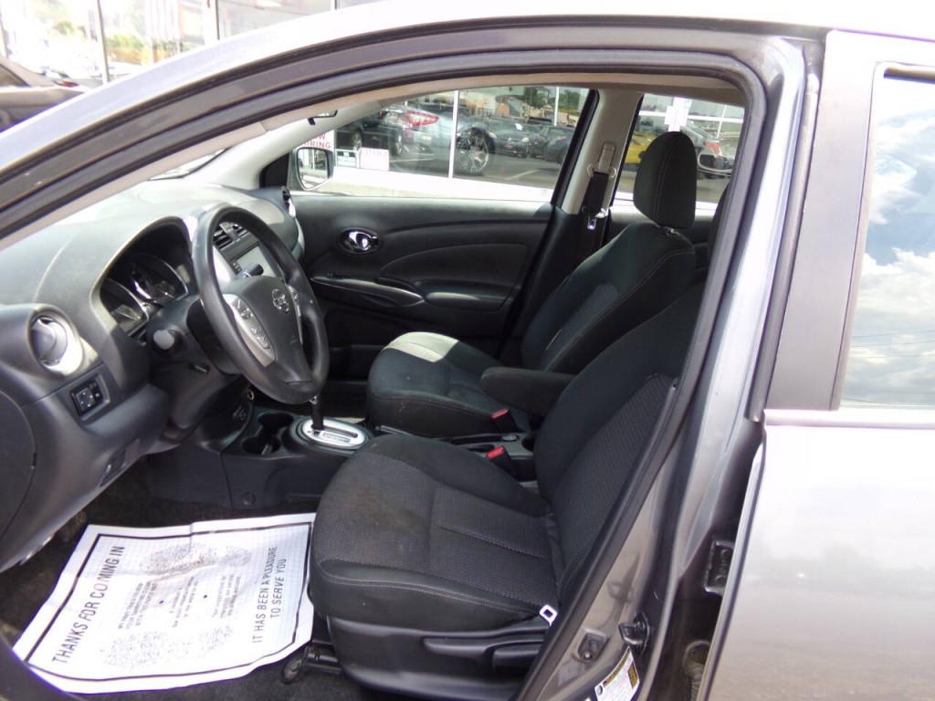 2019 Nissan Versa Image 10