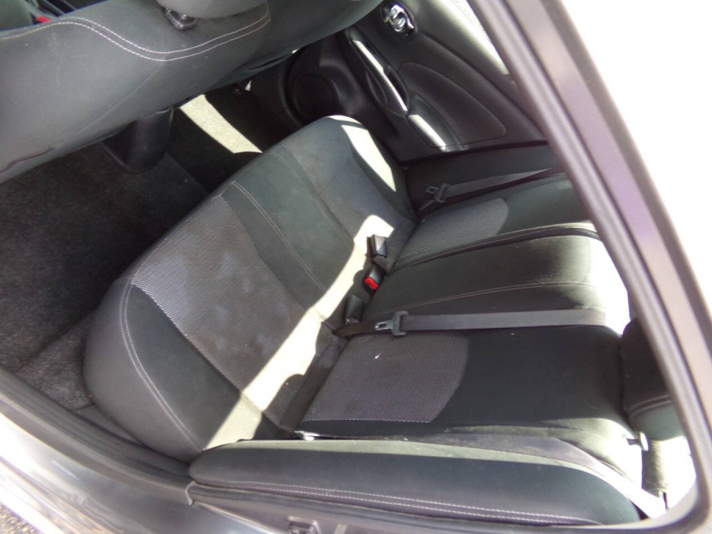 2019 Nissan Versa Image 14
