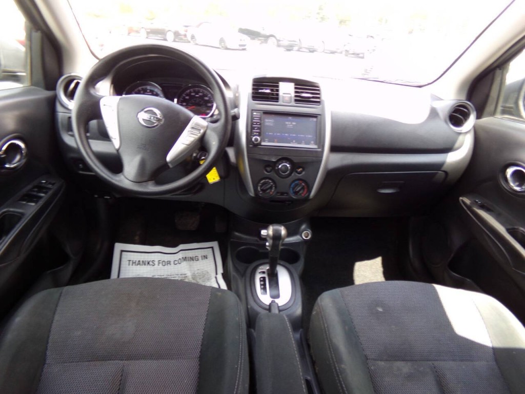 2019 Nissan Versa Image 16