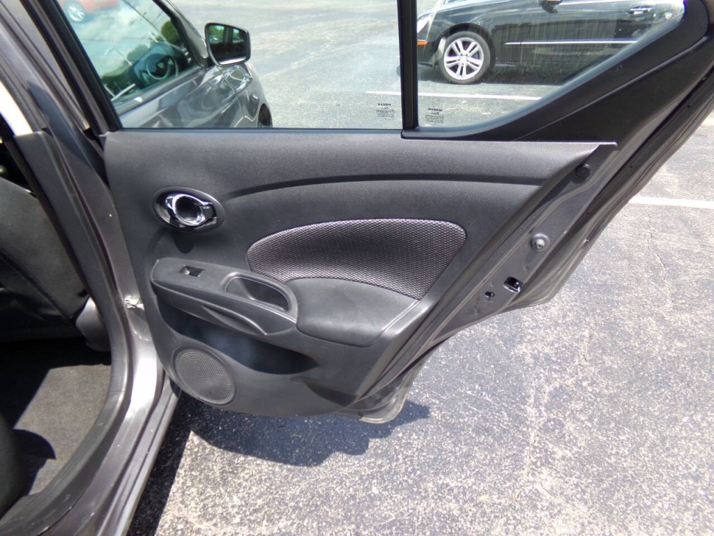 2019 Nissan Versa Image 23