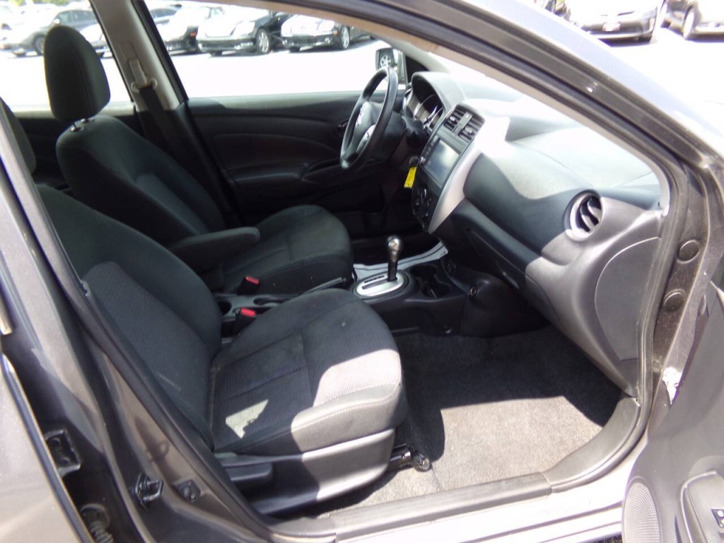 2019 Nissan Versa Image 24