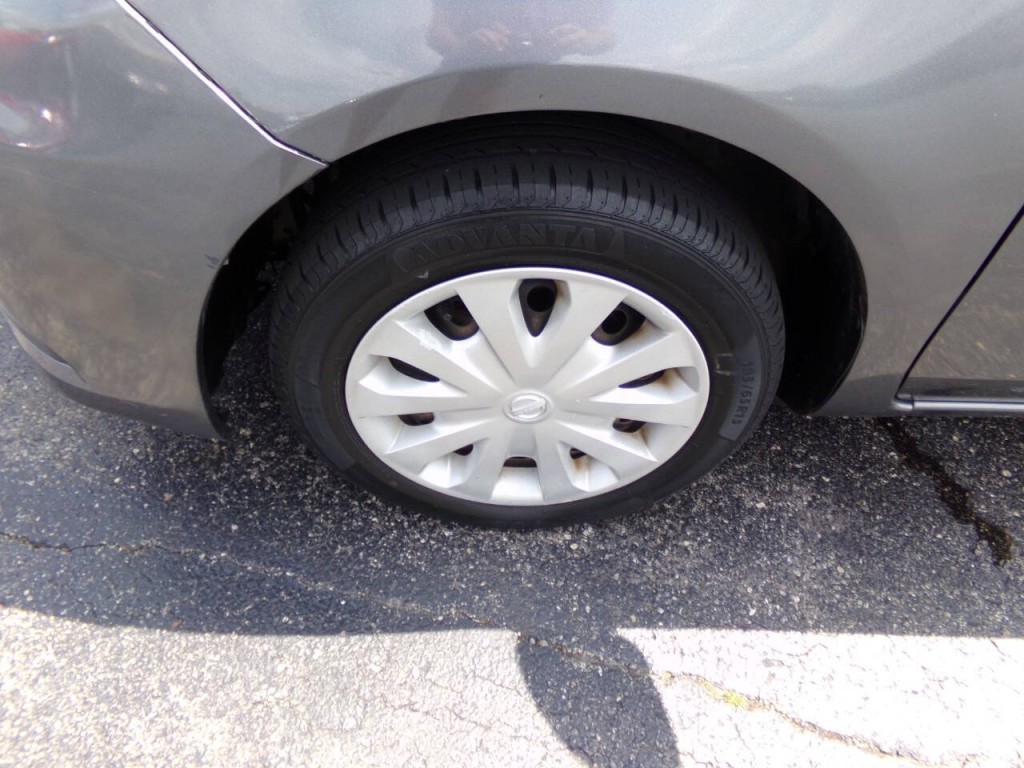 2019 Nissan Versa Image 30