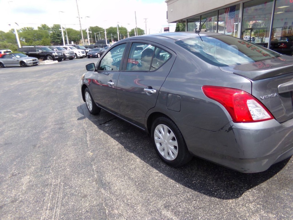2019 Nissan Versa Image 33