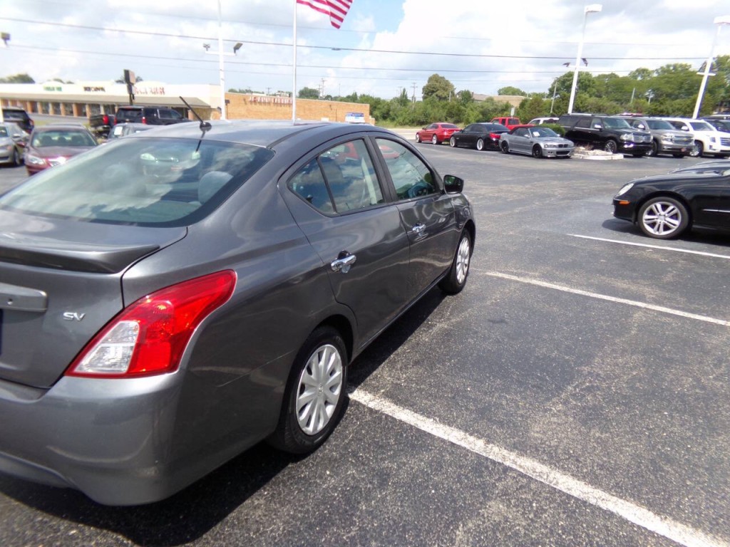 2019 Nissan Versa Image 37