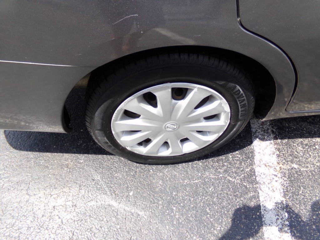 2019 Nissan Versa Image 38