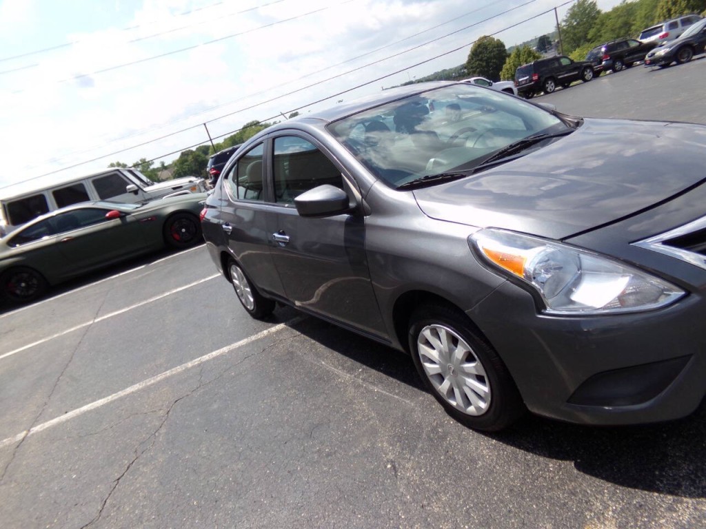 2019 Nissan Versa Image 41
