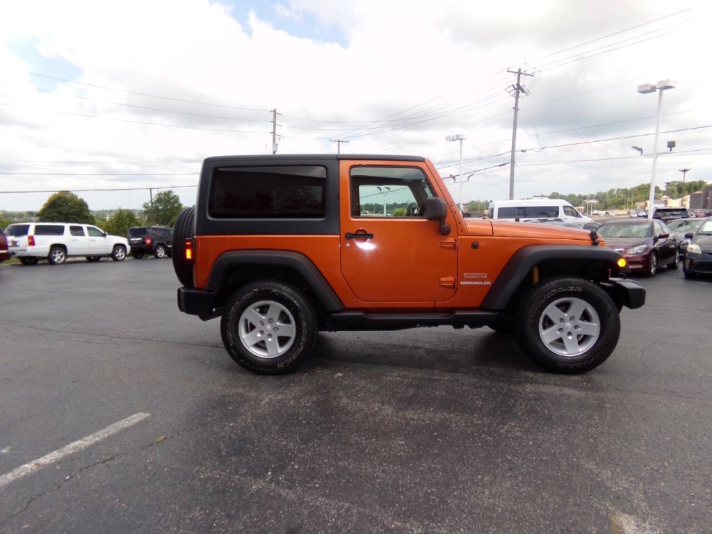 2011 Jeep Wrangler Image 6