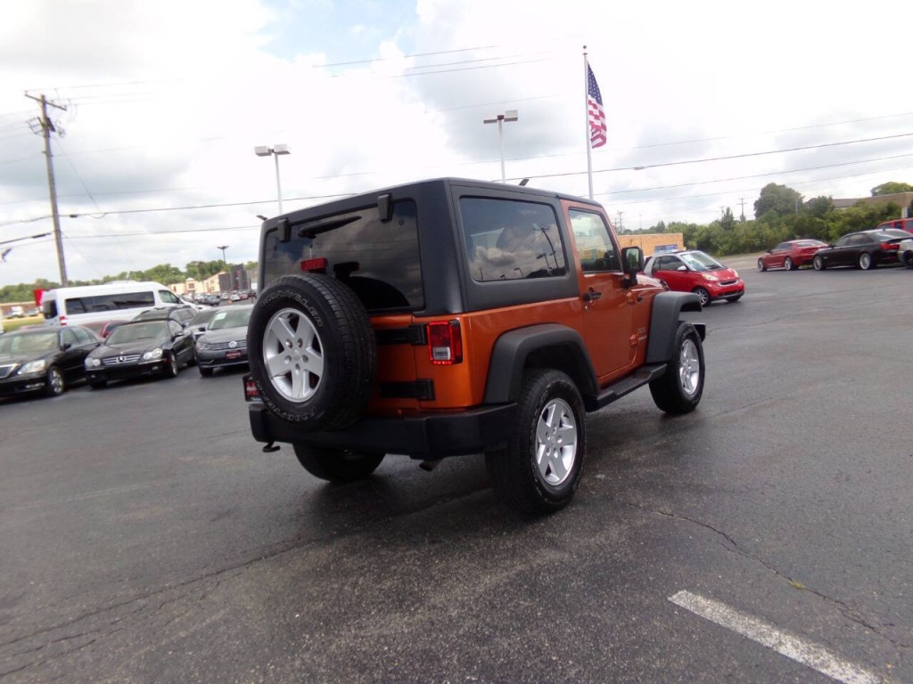 2011 Jeep Wrangler Image 7