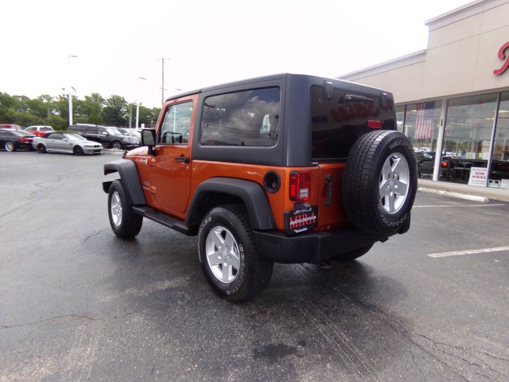 2011 Jeep Wrangler Image 9