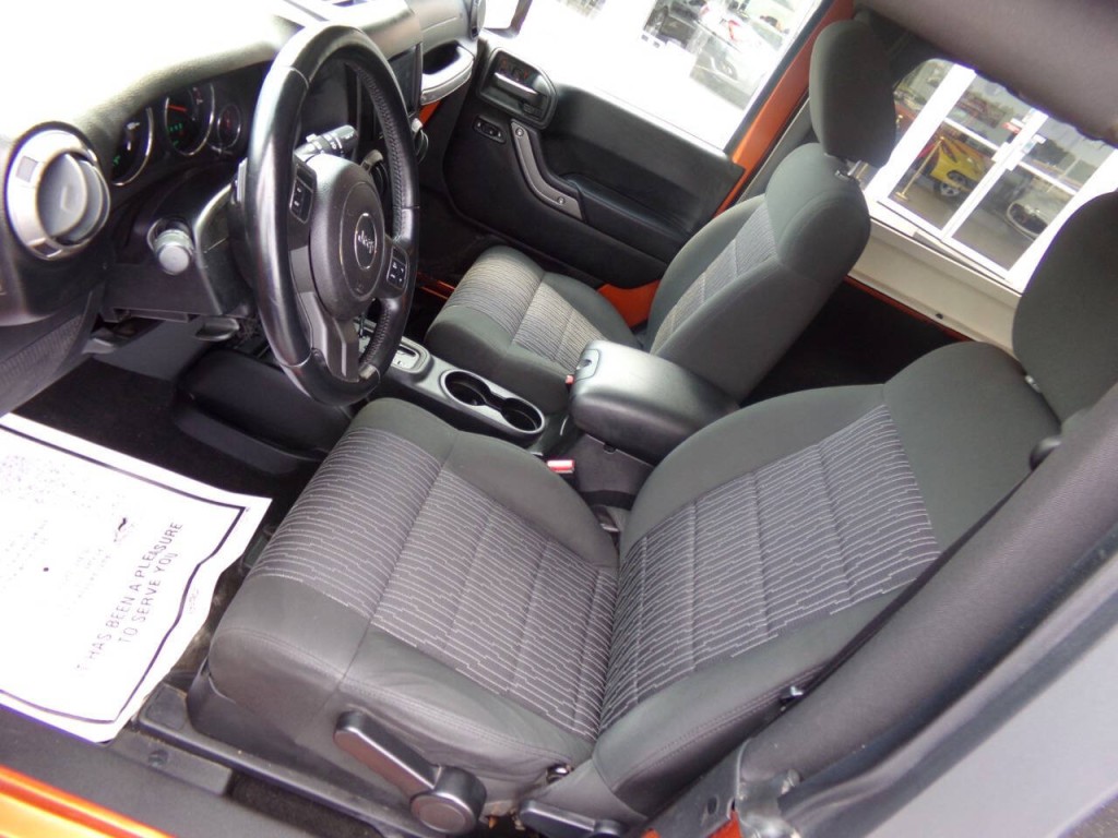 2011 Jeep Wrangler Image 13