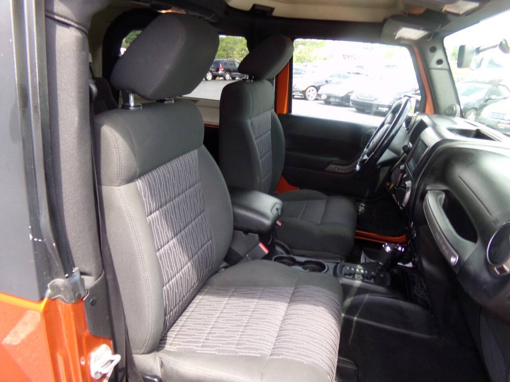 2011 Jeep Wrangler Image 17