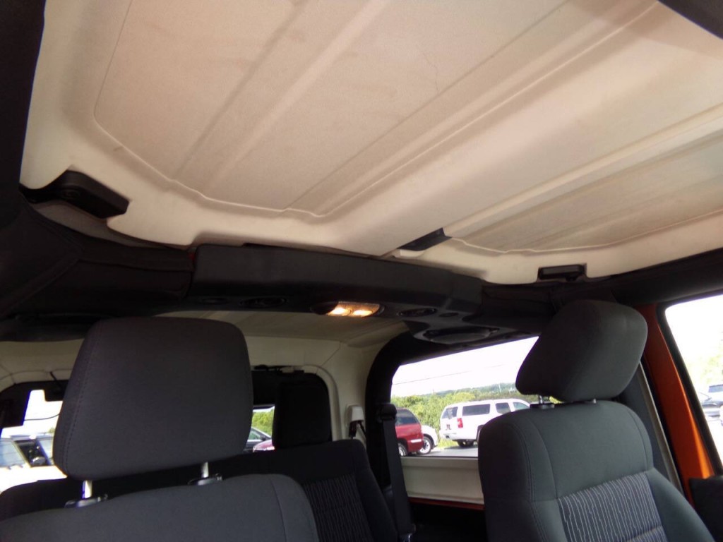 2011 Jeep Wrangler Image 20
