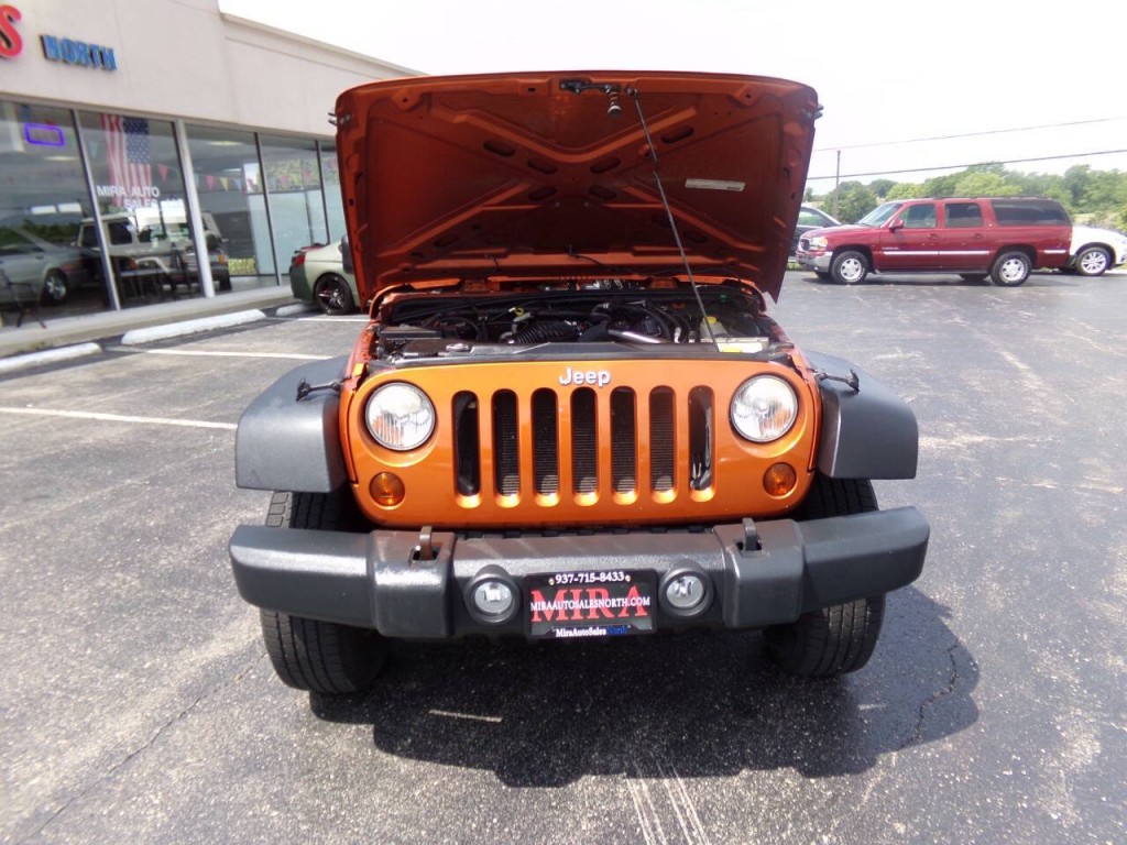 2011 Jeep Wrangler Image 27
