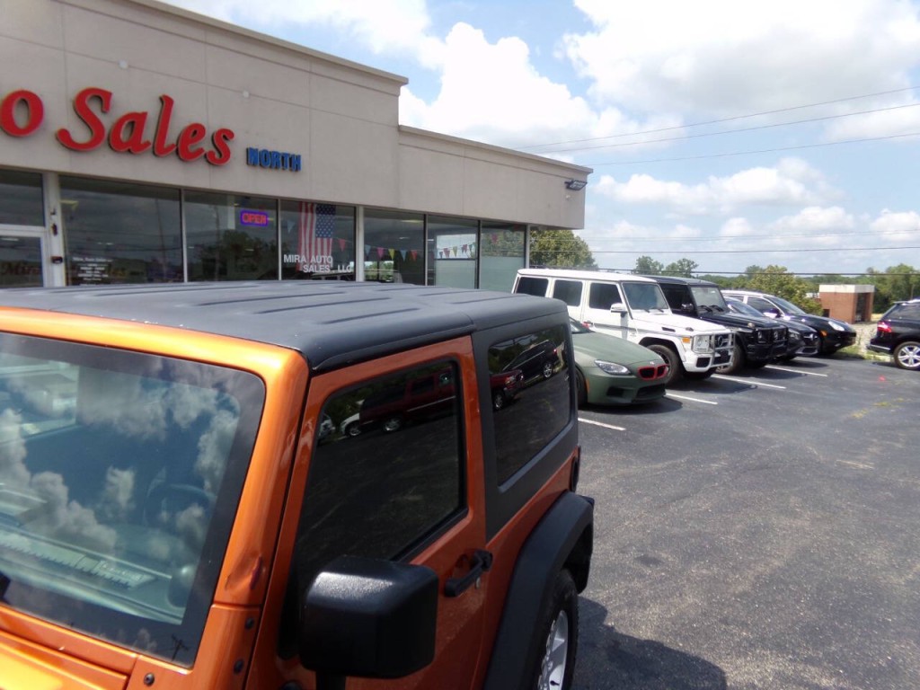 2011 Jeep Wrangler Image 31