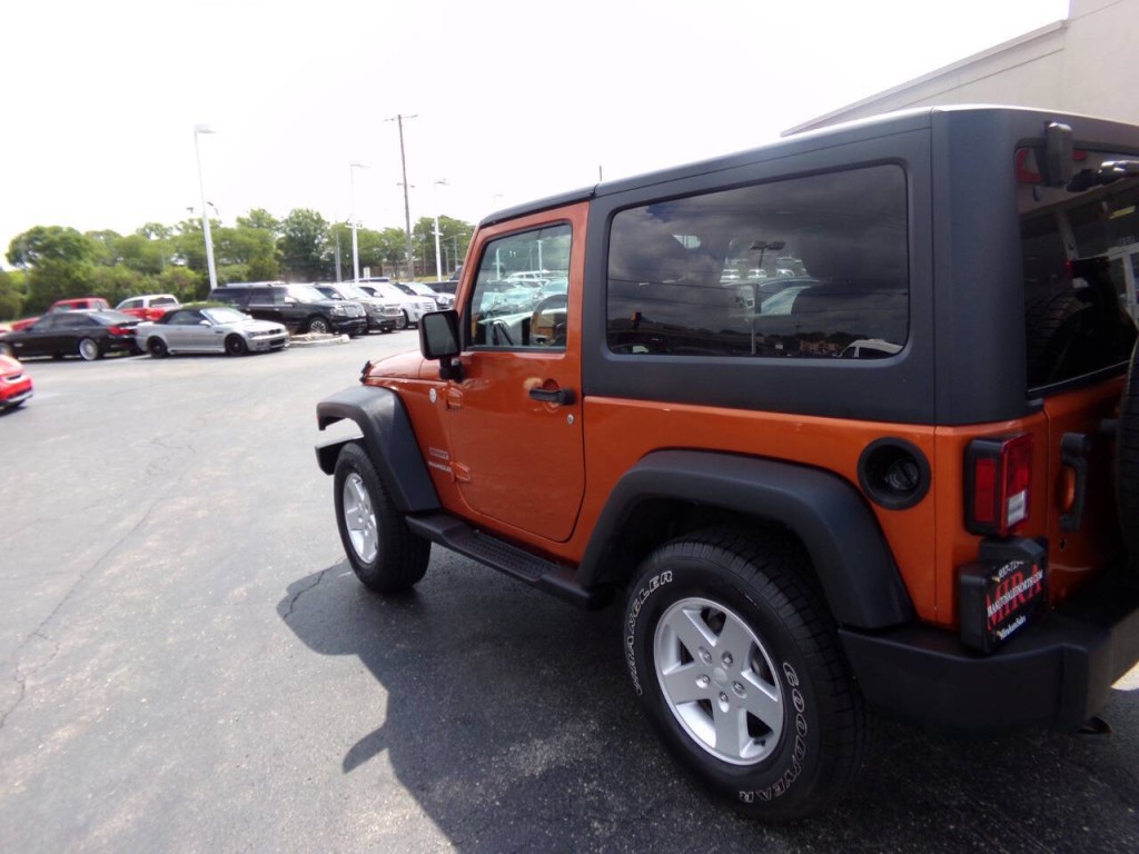 2011 Jeep Wrangler Image 33
