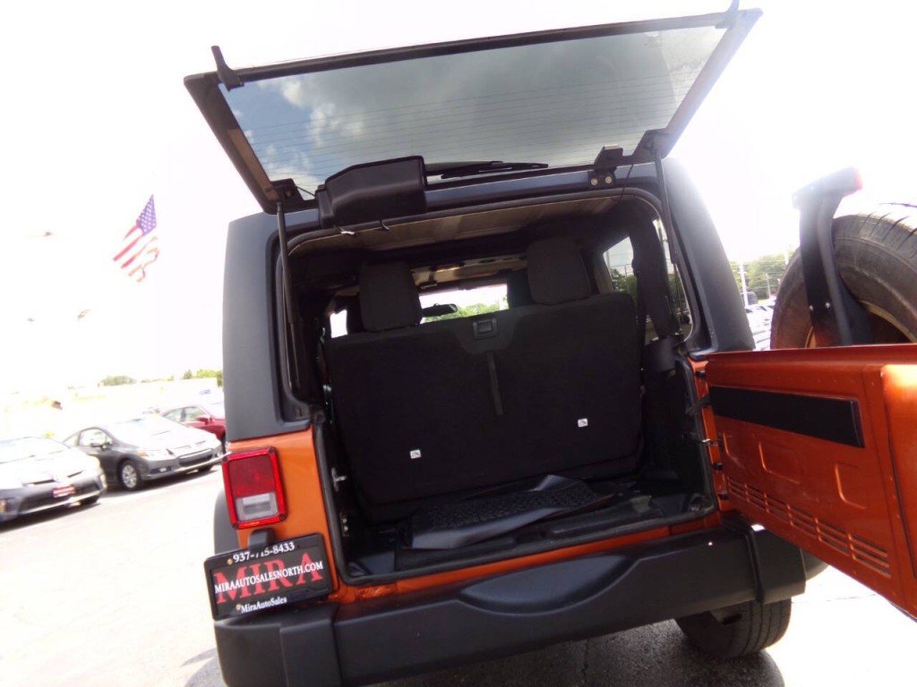 2011 Jeep Wrangler Image 37