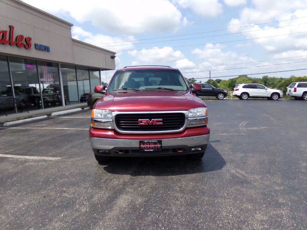 2002 GMC Yukon Image 3