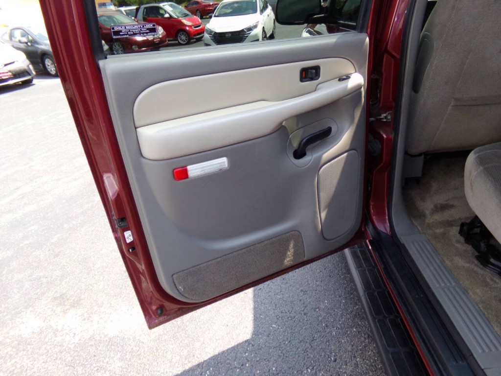 2002 GMC Yukon Image 16