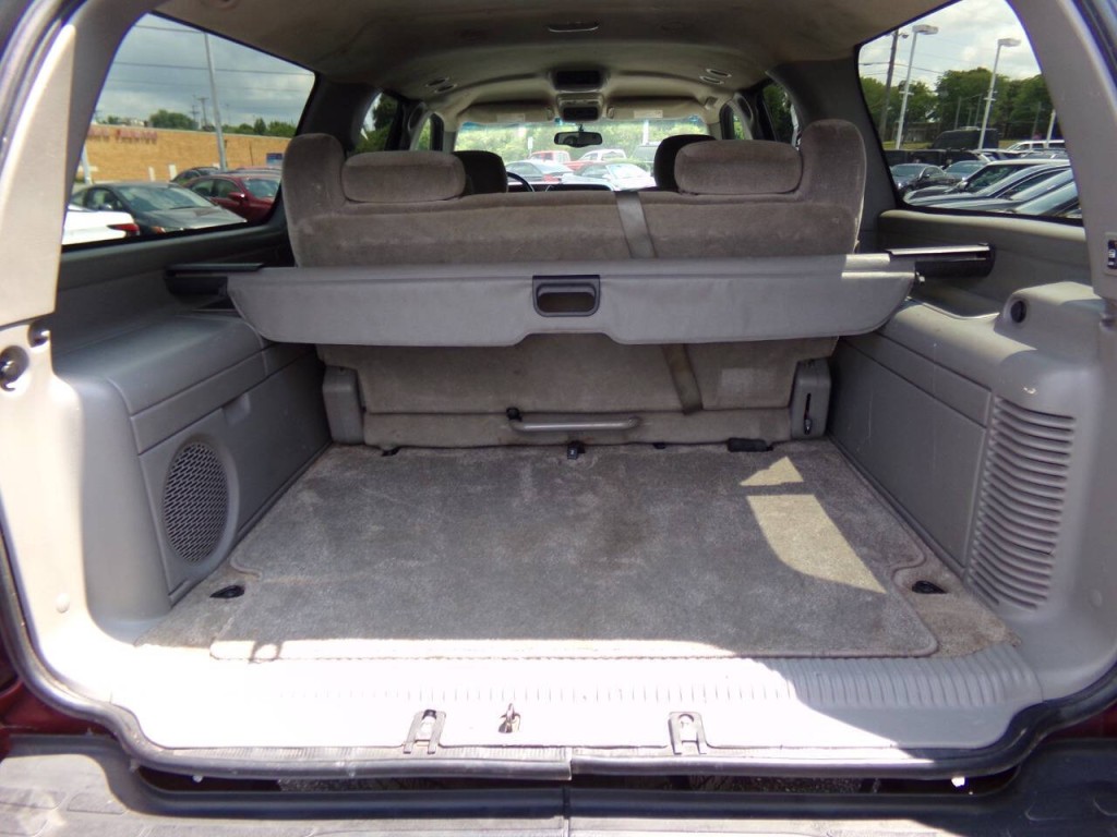 2002 GMC Yukon Image 17