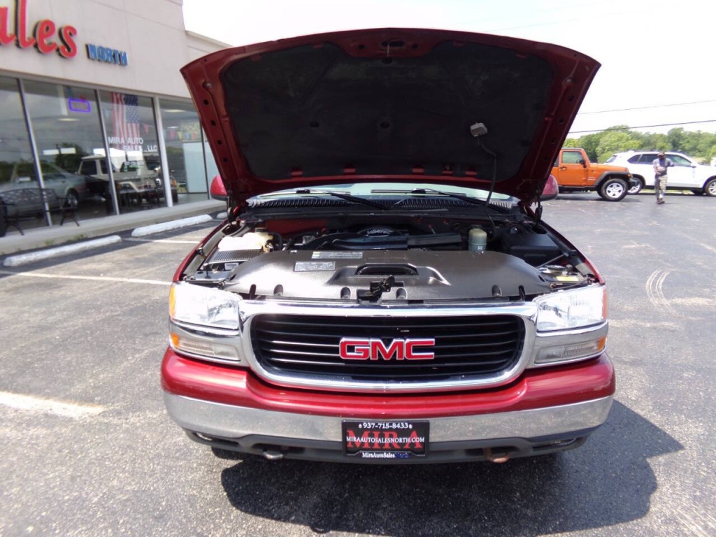 2002 GMC Yukon Image 35