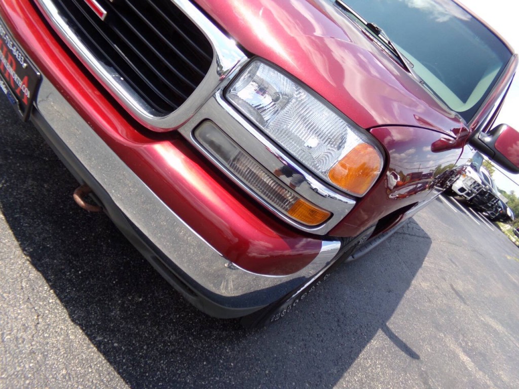 2002 GMC Yukon Image 37
