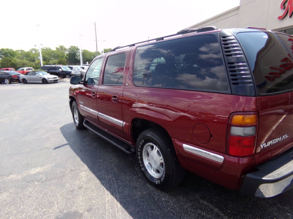 2002 GMC Yukon Image 42