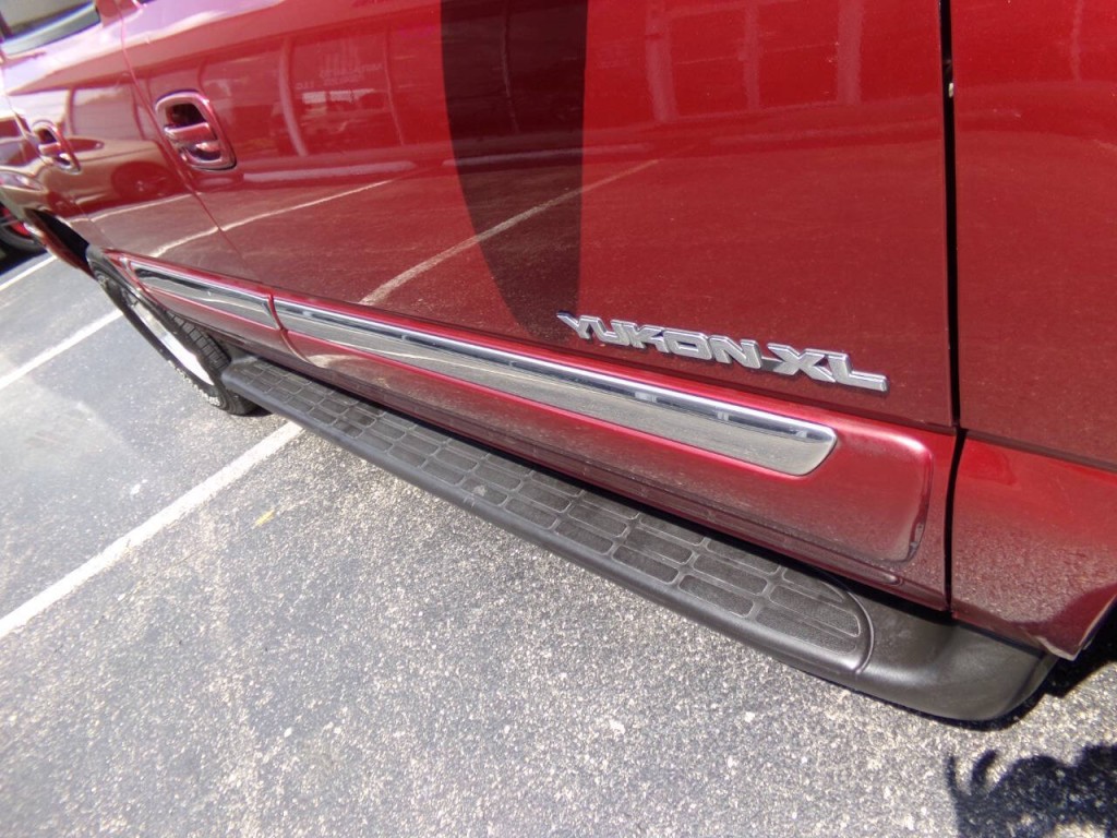 2002 GMC Yukon Image 46