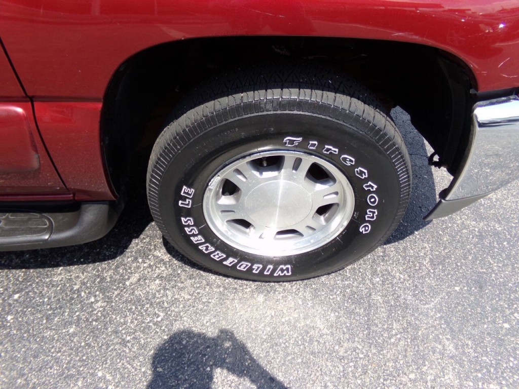 2002 GMC Yukon Image 48