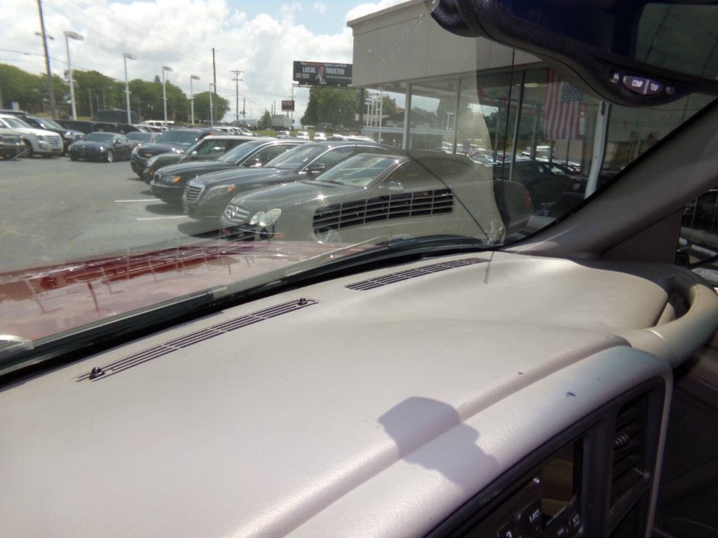 2002 GMC Yukon Image 53