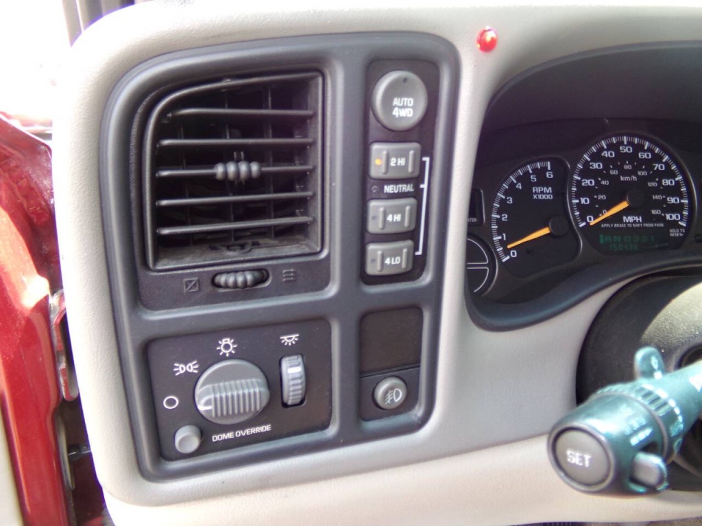 2002 GMC Yukon Image 57