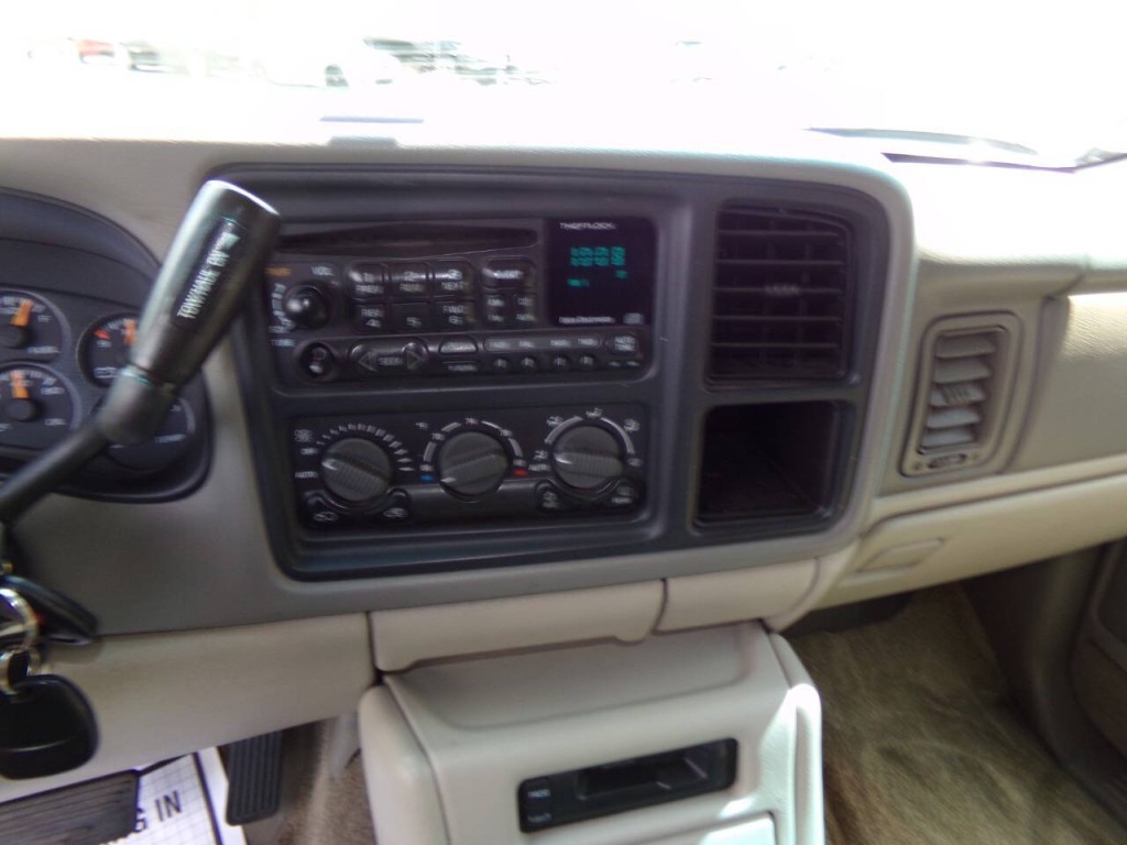 2002 GMC Yukon Image 58