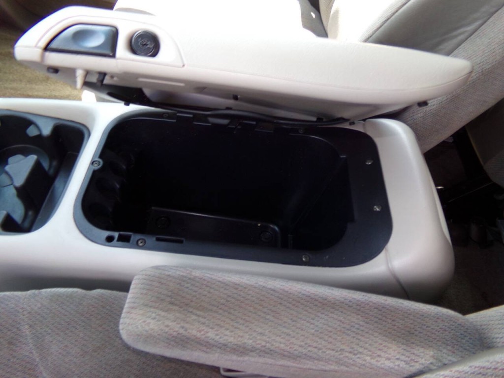 2002 GMC Yukon Image 61