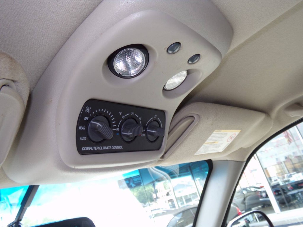 2002 GMC Yukon Image 66