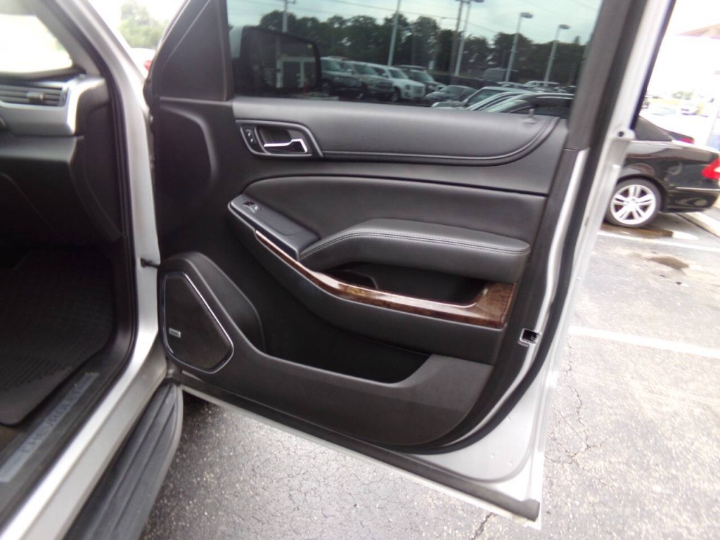 2017 Chevrolet Tahoe Image 32