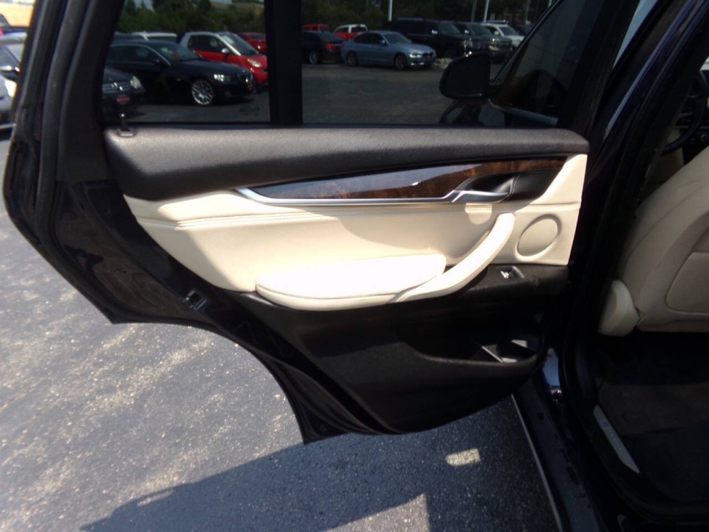 2017 BMW X5 Image 19