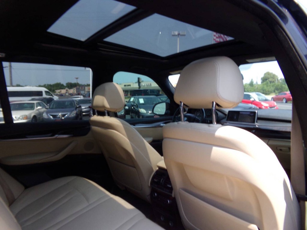 2017 BMW X5 Image 27