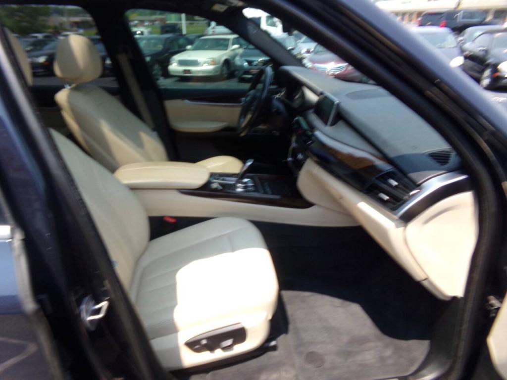 2017 BMW X5 Image 30
