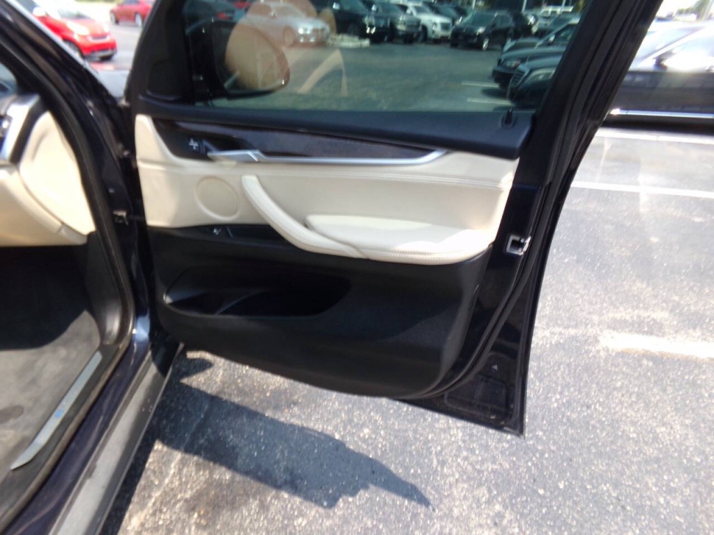 2017 BMW X5 Image 33