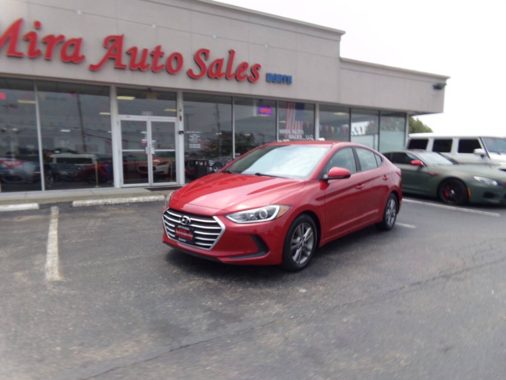 2017 Hyundai Elantra Image 2