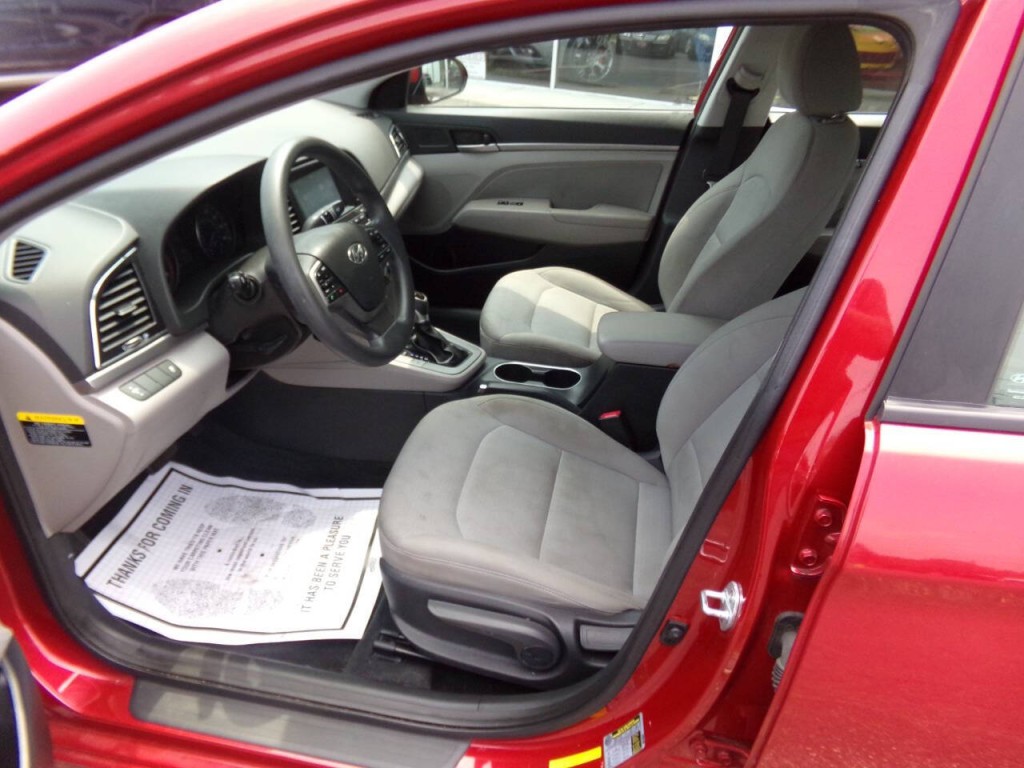 2017 Hyundai Elantra Image 10