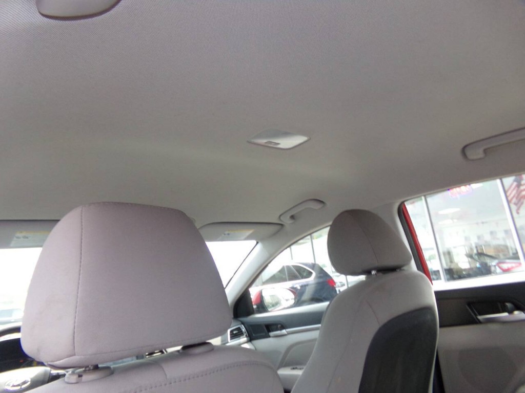 2017 Hyundai Elantra Image 15