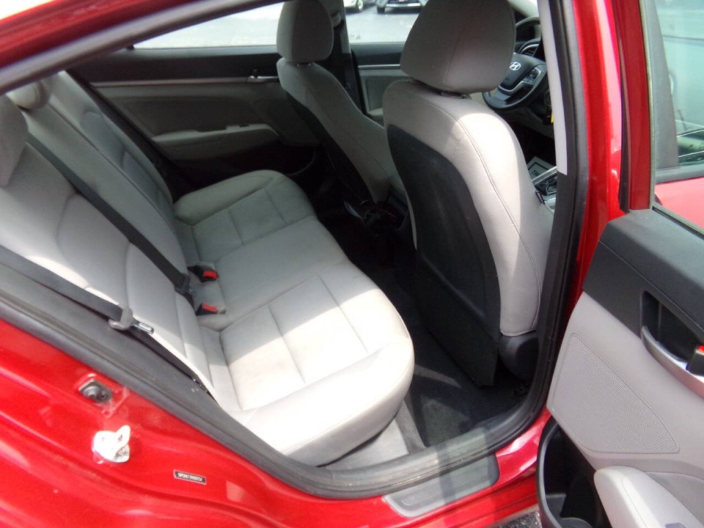 2017 Hyundai Elantra Image 20