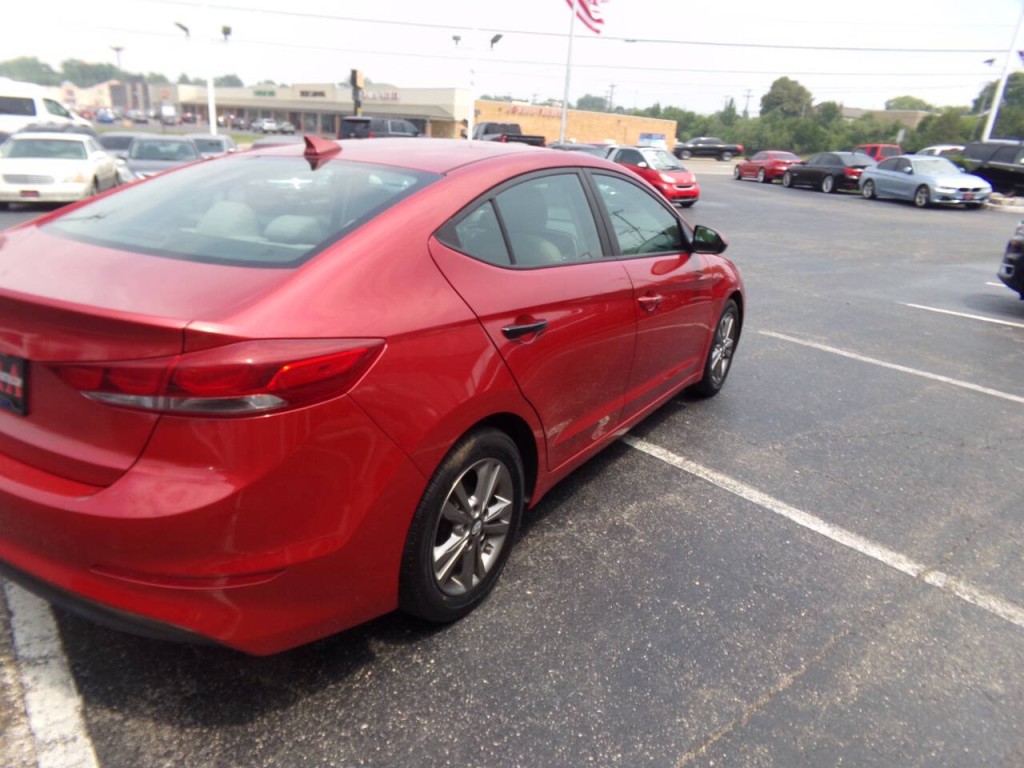 2017 Hyundai Elantra Image 37