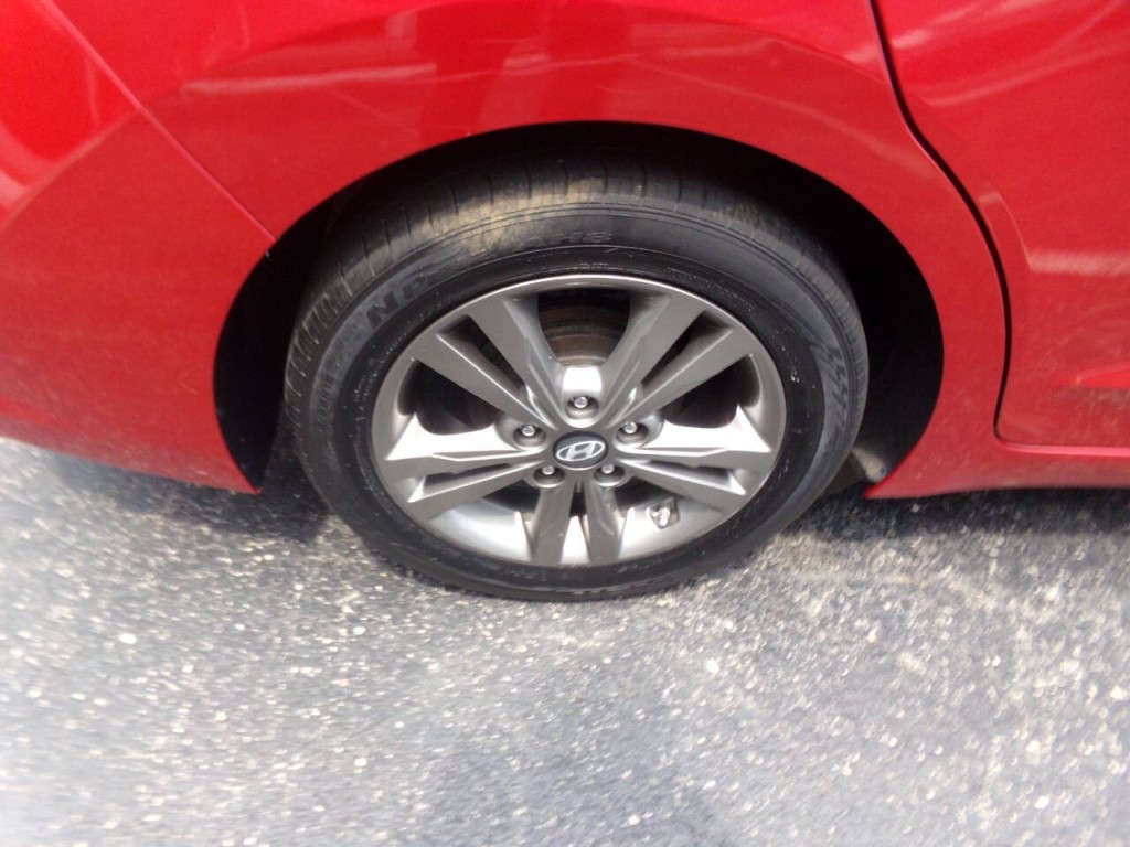 2017 Hyundai Elantra Image 38