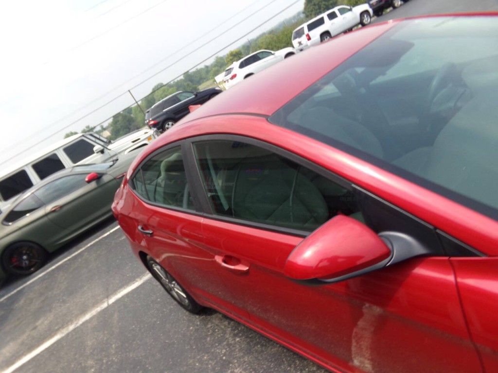 2017 Hyundai Elantra Image 39