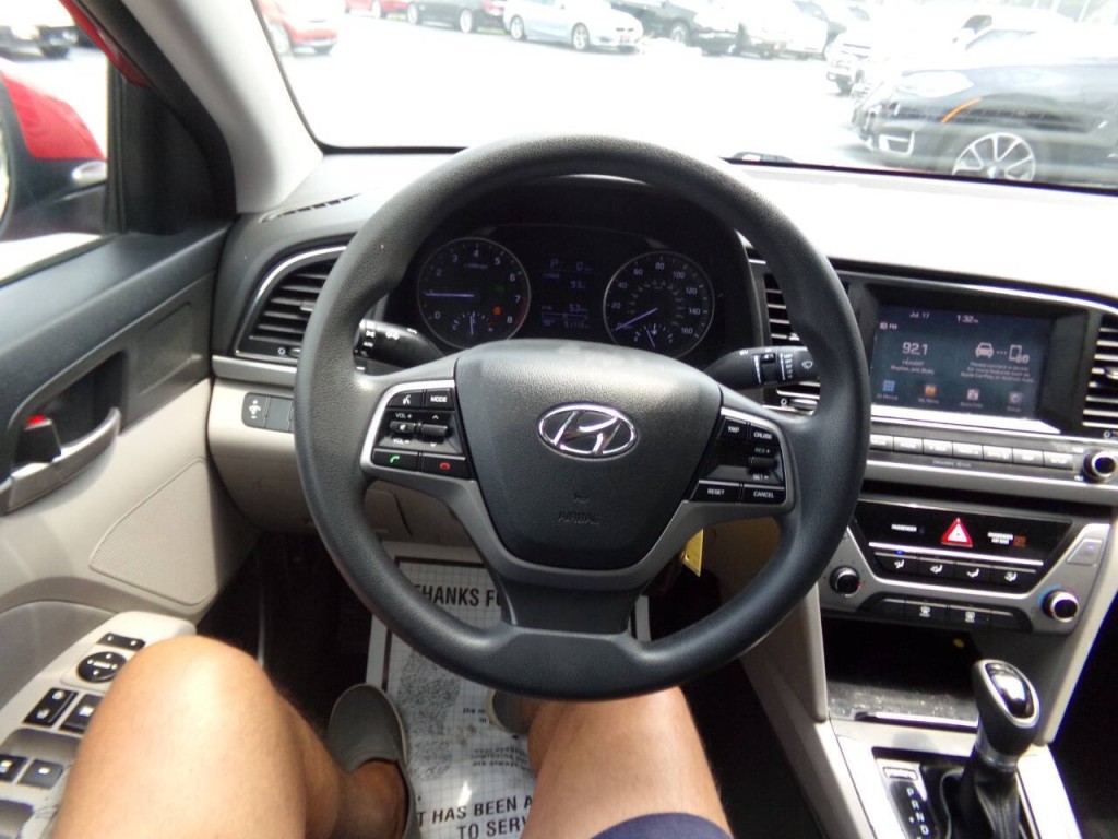 2017 Hyundai Elantra Image 47