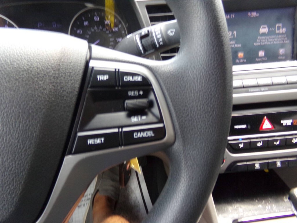 2017 Hyundai Elantra Image 50