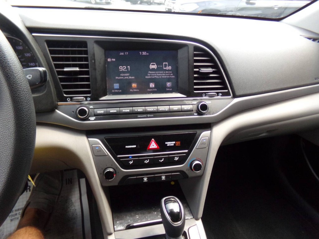 2017 Hyundai Elantra Image 52