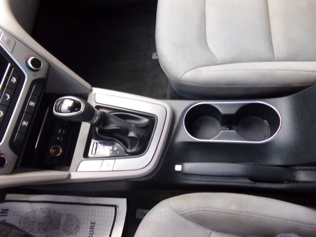 2017 Hyundai Elantra Image 54